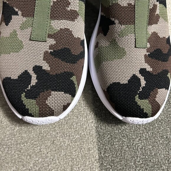 Urban Sport by J/Slides ⭐️EUC⭐️ Dalila Camo Slip-on Sneakers Women's Size 9.5M - Picture 4 of 11